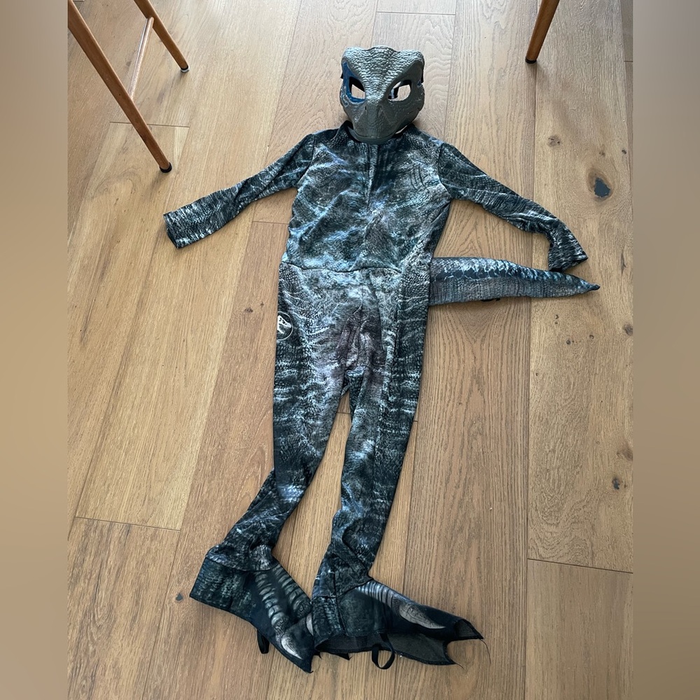 Jurassic World velociraptor costume